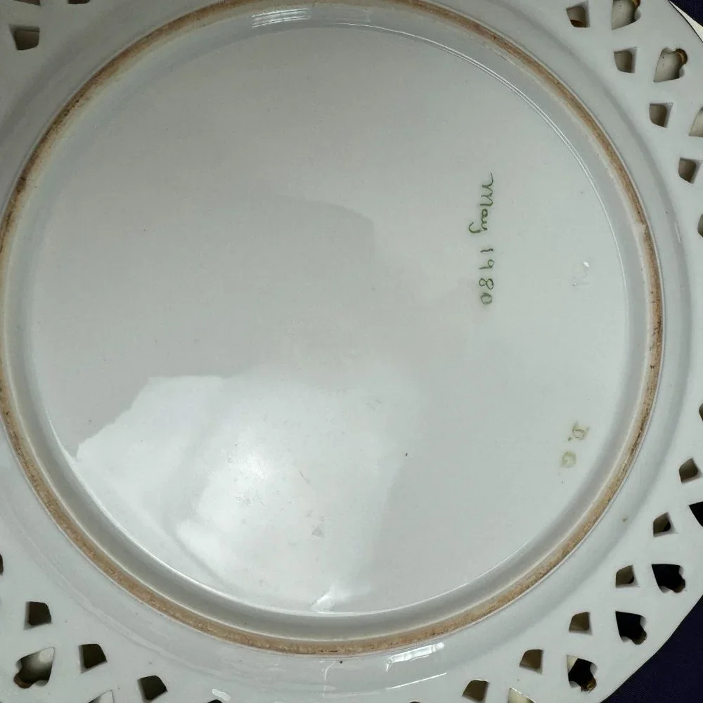 Vintage Painted Plate and  Drawings patterns China Design